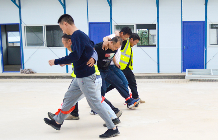 1650772414320736.jpg (小圖)五〇五直管部開展“五一”慰問進(jìn)項(xiàng)目活動 圖片2.jpg